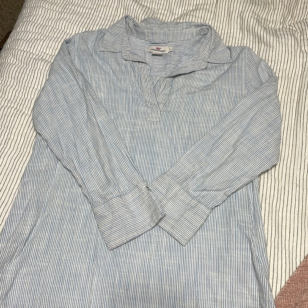 Blue/white stripe vineyard vines size small 3/4 length shirt